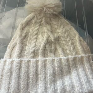 New lululemon cable knit Pom beanie light ivory
